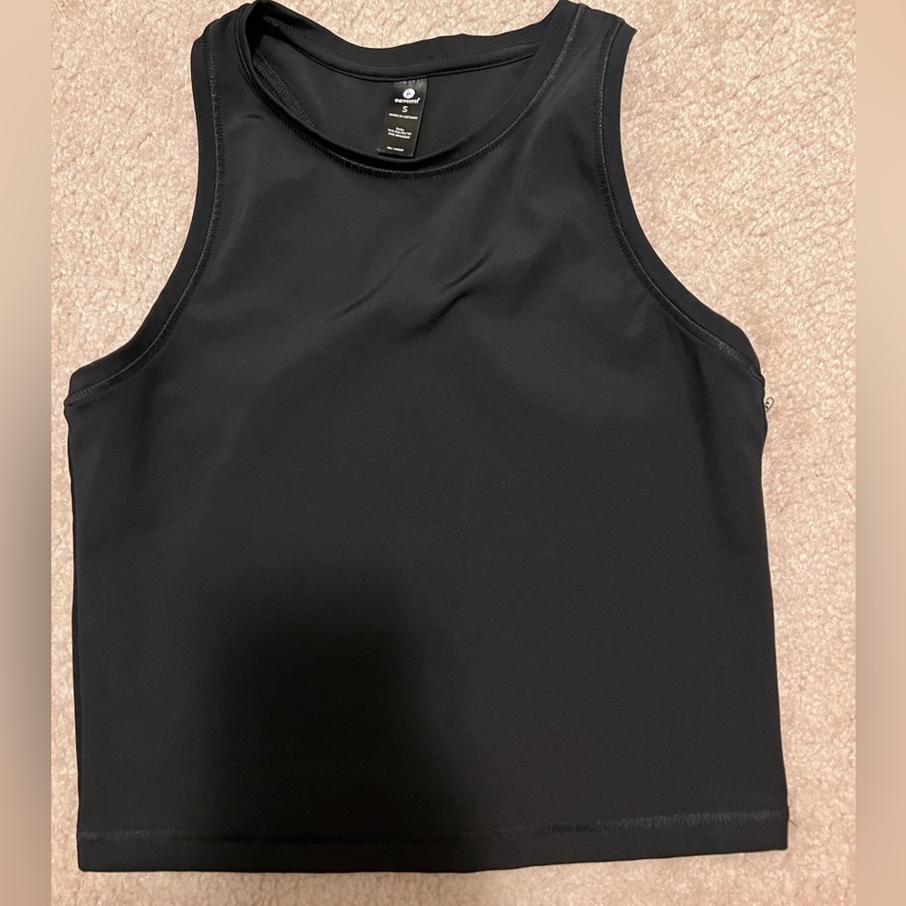Black workout top